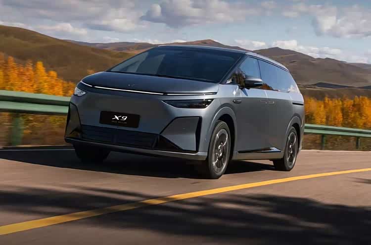 续航增加/舒适性提升/可选5款车型 2026款小鹏X9纯电版开启预订