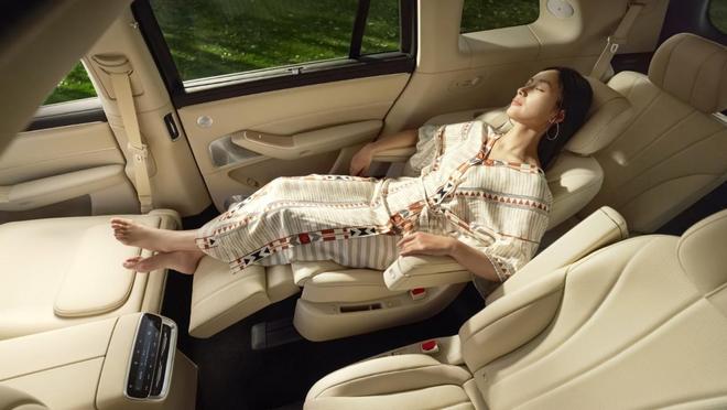 下定即享价值43000元权益 问界M8购车权益推新