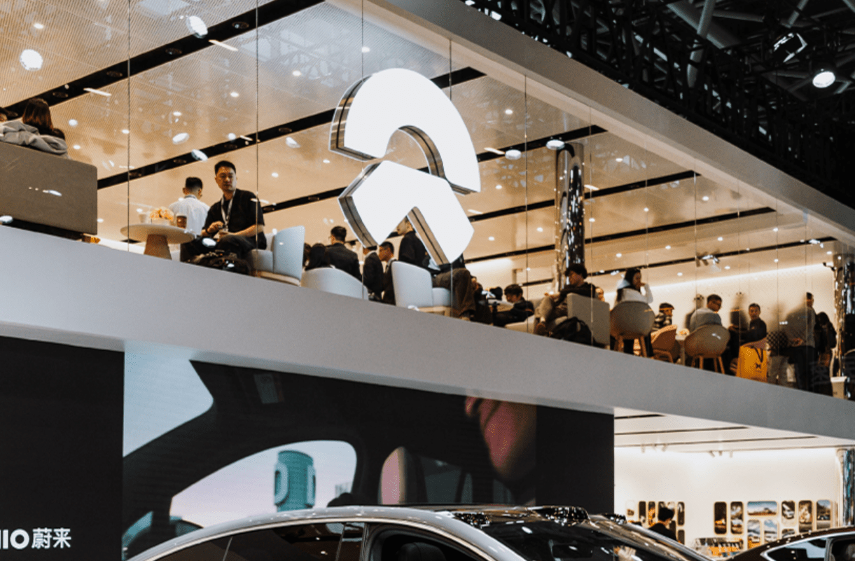 蔚来发布2025年Q4盈利预告，美股股价收涨5.86%