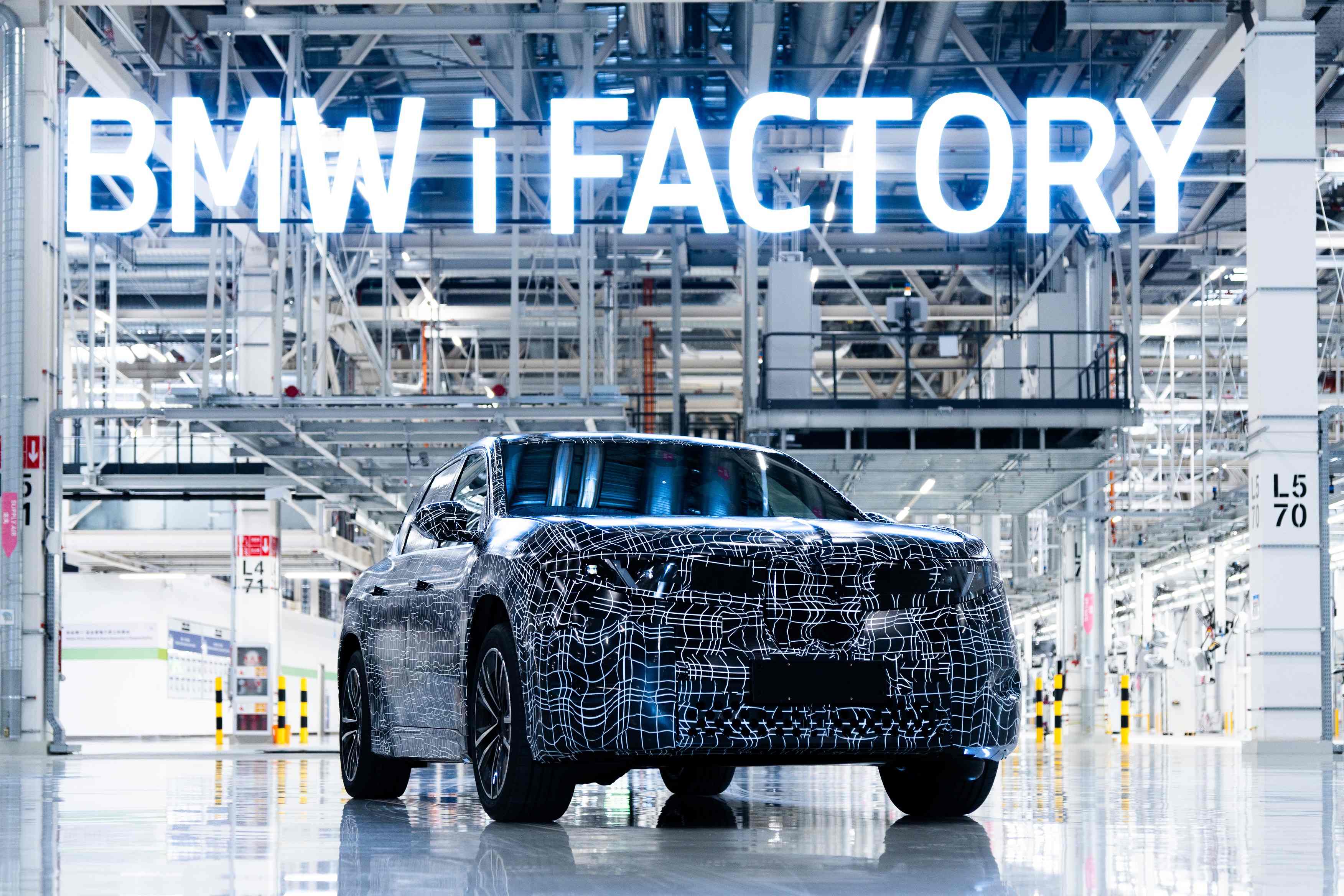 宝马"本命年"关键词：20款新车与"新世代"耐力赛