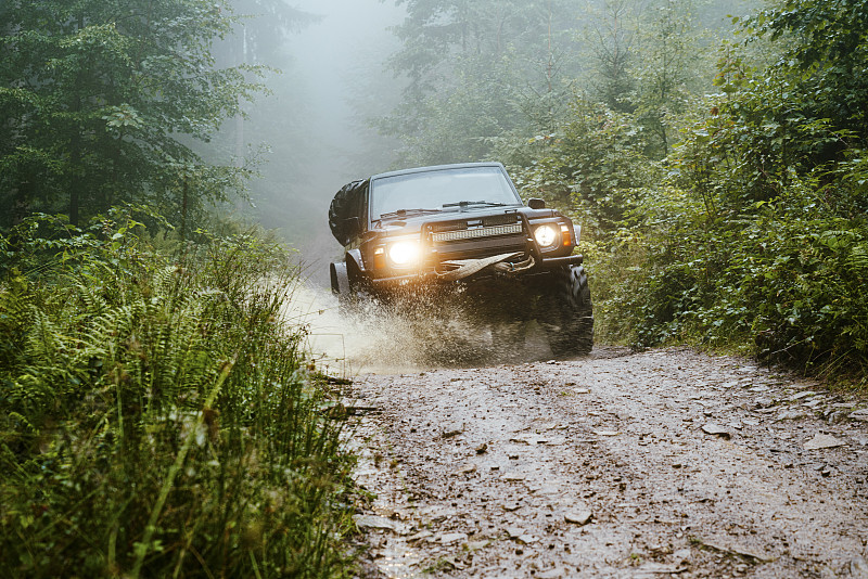 汽车地毯怎么换