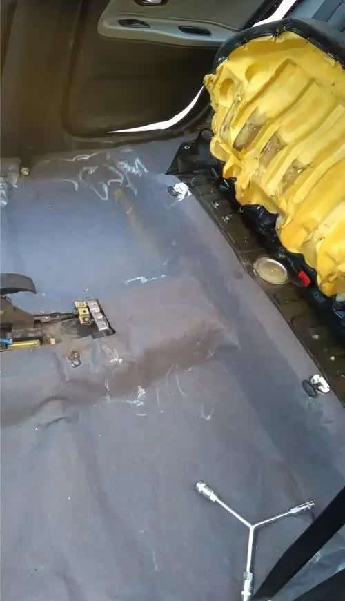 汽车地胶怎么拆？